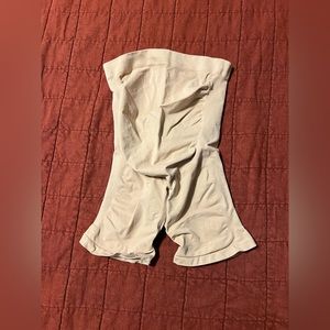 Skims Maternity Sculpting Short Mid Thigh